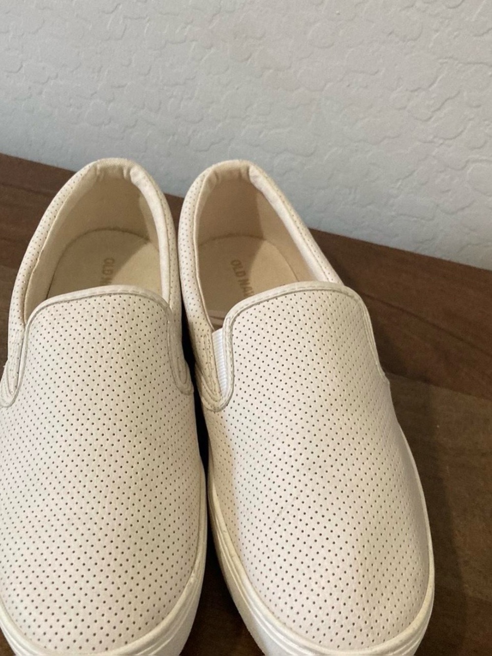 Old Navy Women's Perforated Slip-On Loafers in Light Beige